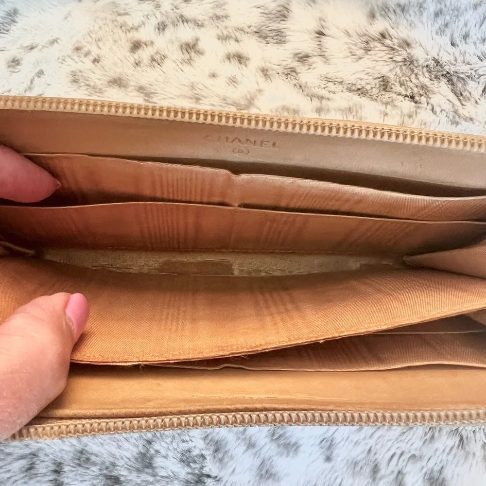 Chanel Caviar Zippy Wallet